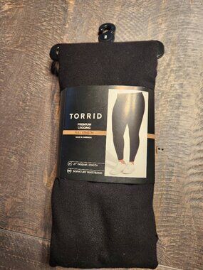 Brand New Torrid classic size 2 leggings